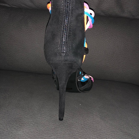 Spring Heels - Picture 4 of 4